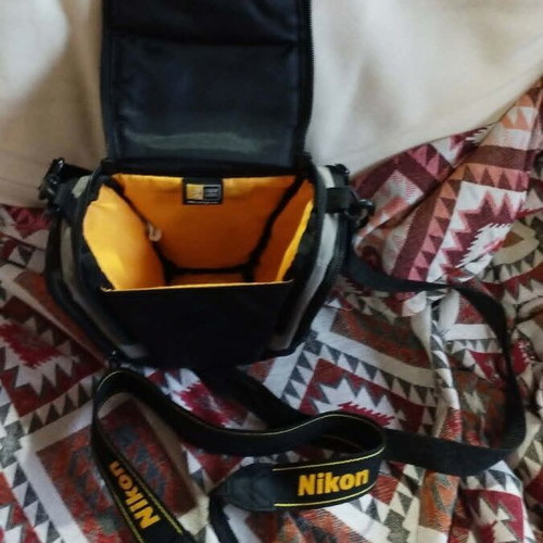 Case Logic SLR Camera Holster TBC-306 Black shoulder bag with Nikon strap like new