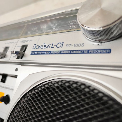 Toshiba RT-100S Vintage Boombox used, radio and cassette player