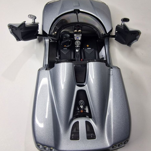Autoart Signature Koenigsegg CCX metal model scale 1:18 new