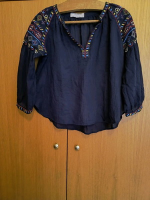 Boho embroidered shirt vintage, handmade, like new, size medium