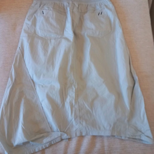 A.L.E. women's skirt gray with pattern, like new, size Large