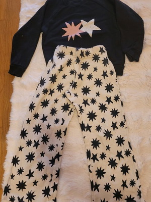 Σετ φόρμες Two in a castle σαν καινούργιο για κορίτσια 5-6 ετών