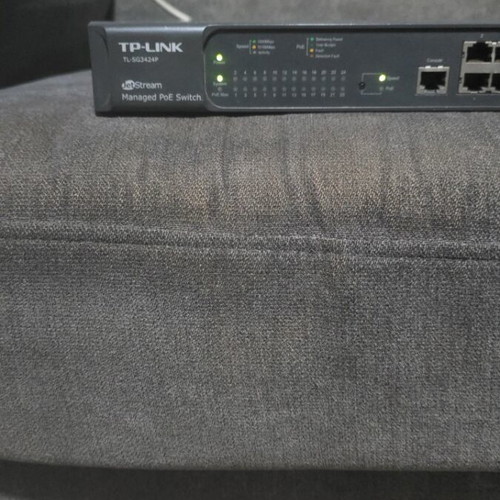 Tp-Link TL-SG3424P 24-Port Gigabit L2 Managed PoE+ Switch like new