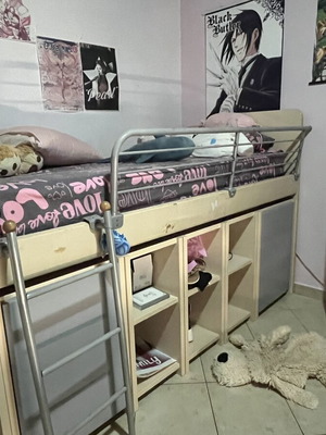 Children's bed used with some imperfections, old furniture