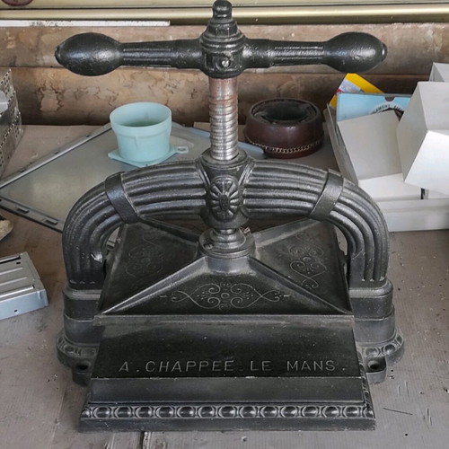 Bookbinding press like new, cast iron, A.CHAPPEE LE MANS 19th century