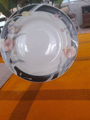 Decorative plate