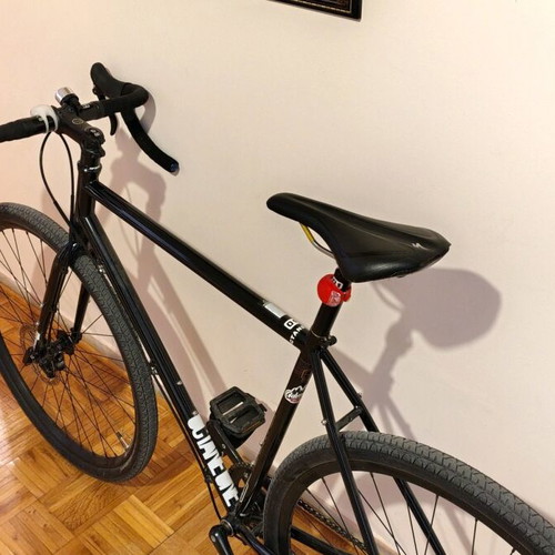 Octane One Kode Gravel bike like new, disc brakes, 700c wheels