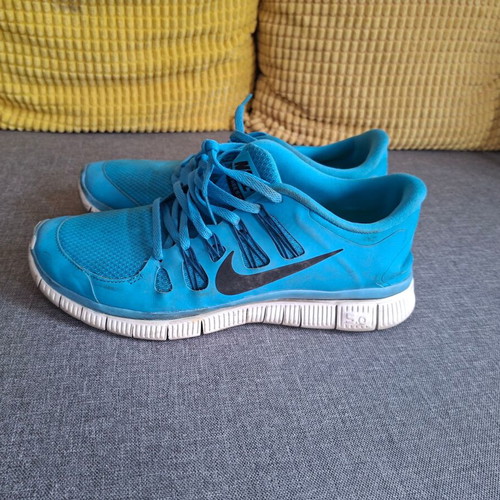 Nike men's athletic shoes like new, size 44, blue