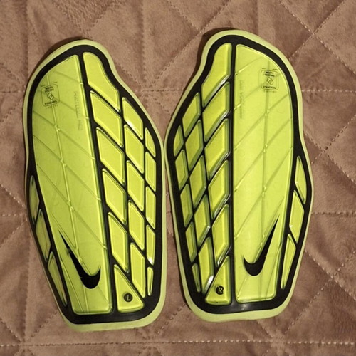 Nike Protegga Pro football shin guards like new, size S, yellow