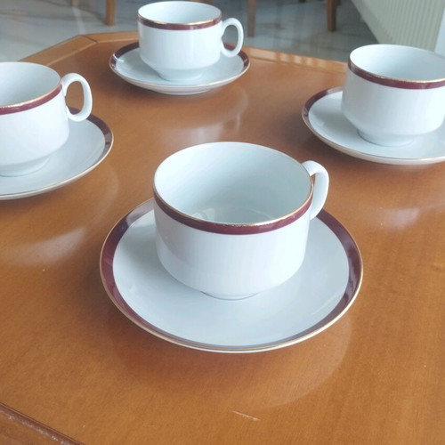 Ionia Bordeaux & Gold set of 4 cups and saucers like new