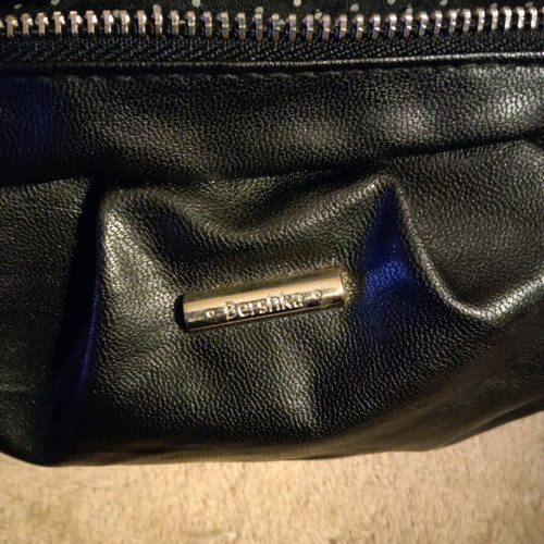 Small black Berska bag like new, crossbody