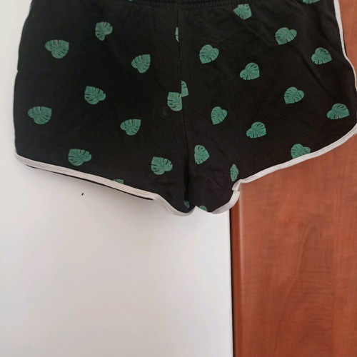 Women's shorts like new, one size, set of 2