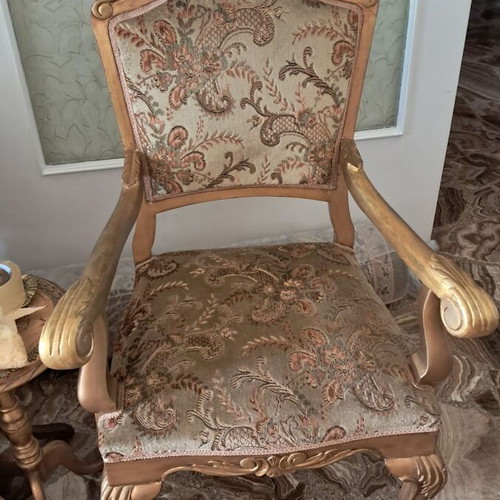 Classic living room set with gold leaf, like new