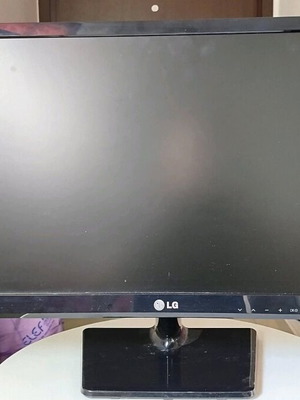 LG 24" LED FHD 1080p TV Monitor used