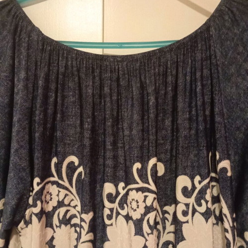 Elastic blouse like new convertible to strapless, white and blue, sizes L to XXXL