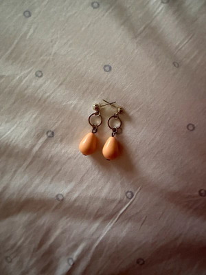 Drop earrings with gold and peach beads like new