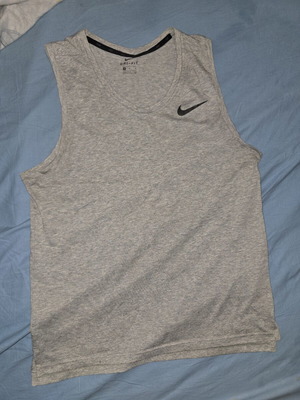 Nike Dri-Fit sleeveless shirt gray medium like new