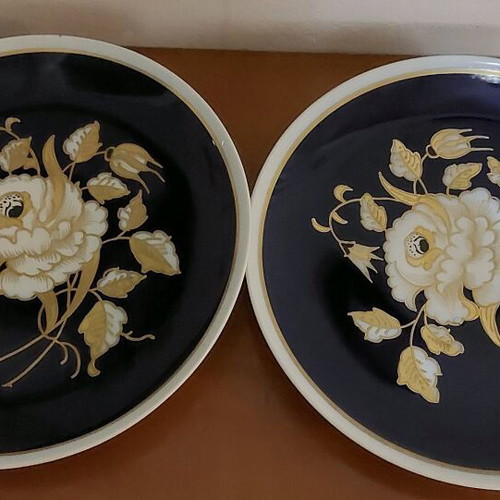 Vintage plates new, set of 2 pieces