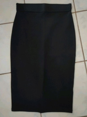Πενσιλ μαύρη φούστα, zara