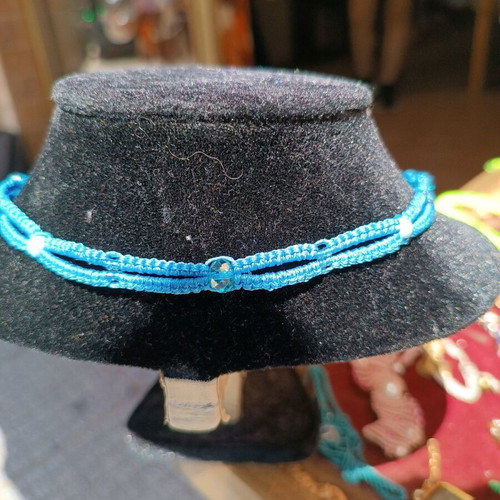 Handmade macrame necklace new, blue