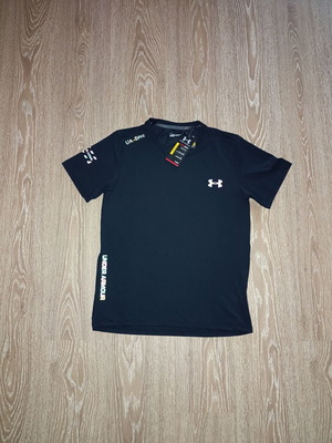 Under Armour reflective t-shirt, black, size L