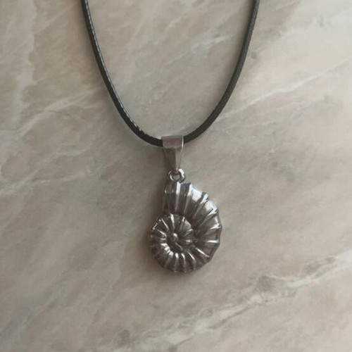 Stainless steel shell necklace like new, gray
