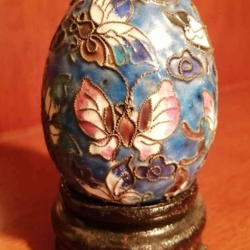 Cloisonne Egg collectible, regular size, enamel and gold