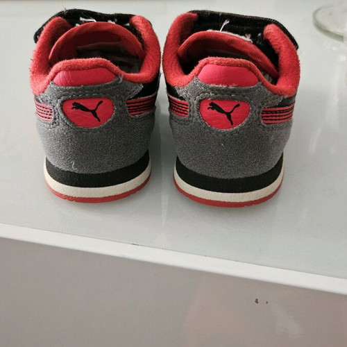 Puma toddler shoes size 21 like new