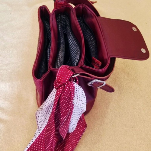 Red shoulder bag like new with silk scarf