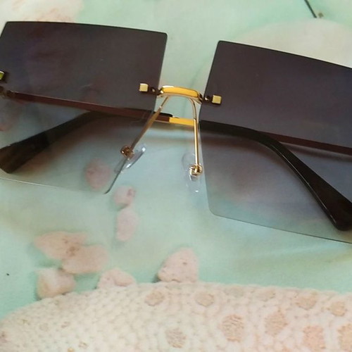 DITUIEO square sunglasses new, purple + free Michalis Hatzigiannis CD