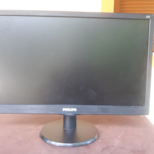 Philips 19 LED monitor used, fully functional with minimal wear