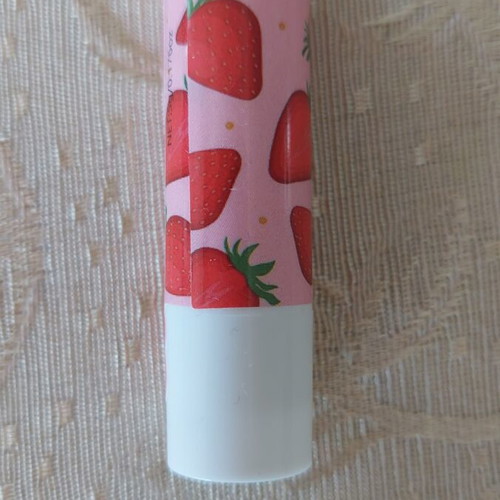 Hydrate Glossy Strawberry Lip Balm new, sealed