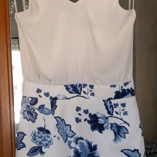 Dress like new, size small
