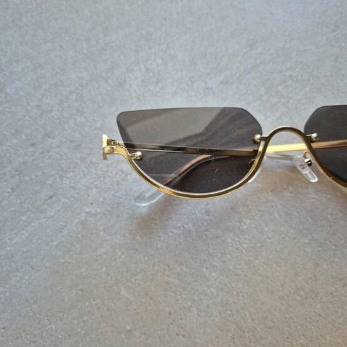 Sunglasses new worn once without damage