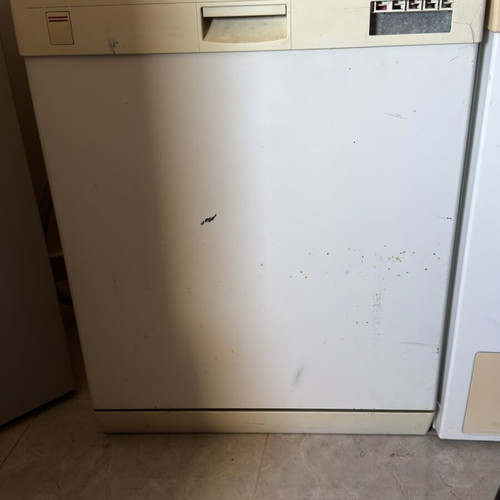 Bosch dishwasher used, functional with broken control buttons