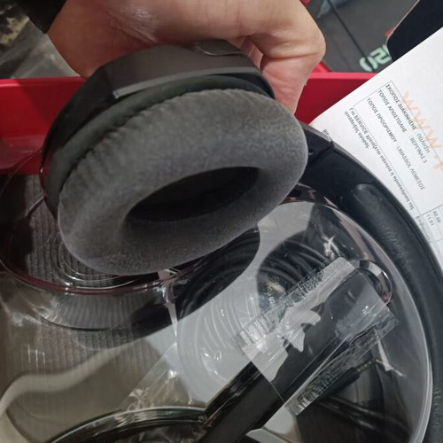 Gaming Headset Cloud Stinger S 7.1 used, pads might need change, one speaker quieter