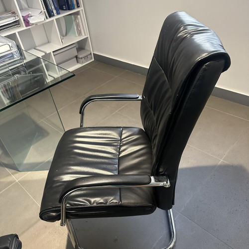 Glass desk with 3 chairs like new