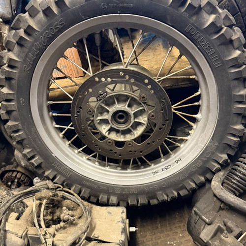 Suzuki DR 650 rear wheel complete 17 inch