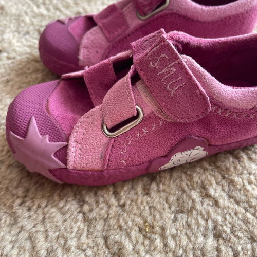 Children's Anatomical Sneakers like new, pink, size 28