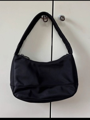 Pull & Bear shoulder bag like new, black