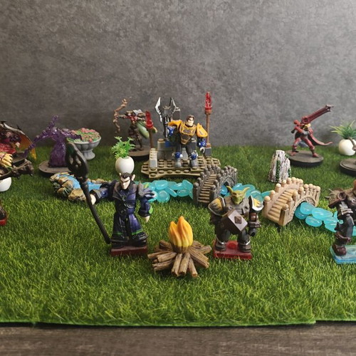 World of Warcraft Mini Figures Set like new with custom battle scenery