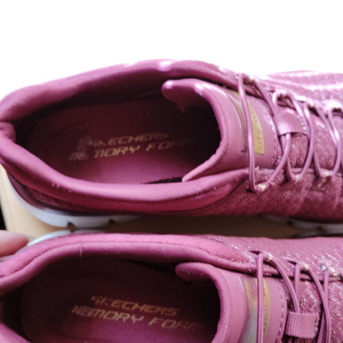 Skechers sneakers size 40 used, burgundy