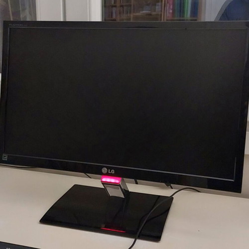 LG Monitor E2260S-PN 21.5'' computer screen used