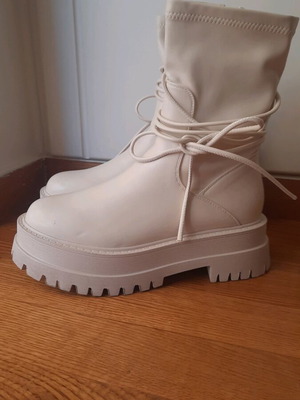Alta Moda ankle boots 39 beige like new