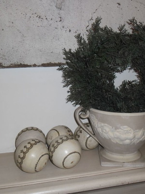 Κεραμική κουπ χειροποίητη με ανάγλυφη διακόσμηση από Πορτογαλία