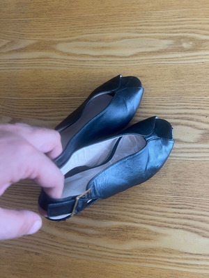 Boxer Chic black peep-toe slingback shoes size 37 used