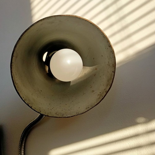 Industrial lamp for metal cutting machines used