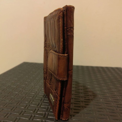 Leather wallet used in excellent condition