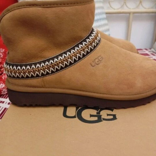 Ugg boots new, brown, size 38