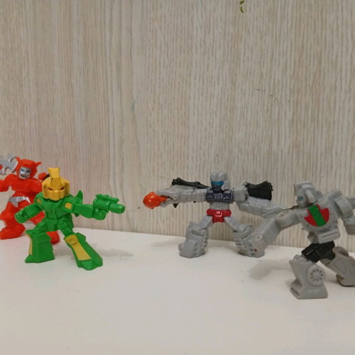 Transformers Robots in Disguise Tiny Titans Series mini figures used, Autobot VS Decepticon set
